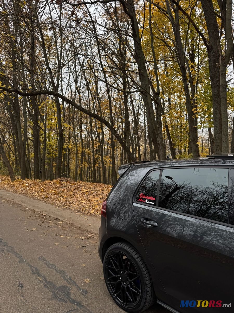 2015' Volkswagen Golf photo #4