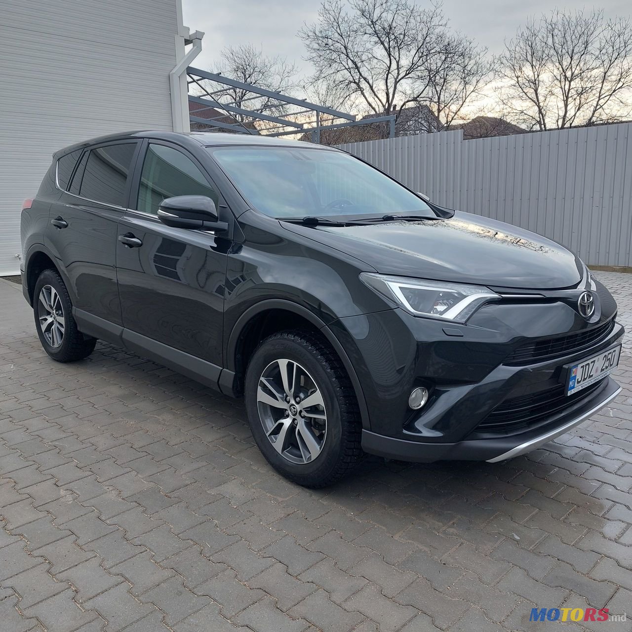 2015' Toyota RAV4 photo #3