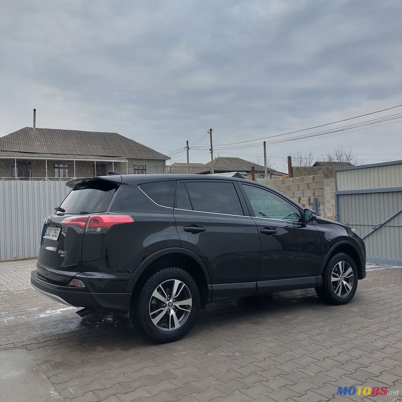 2015' Toyota RAV4 photo #2