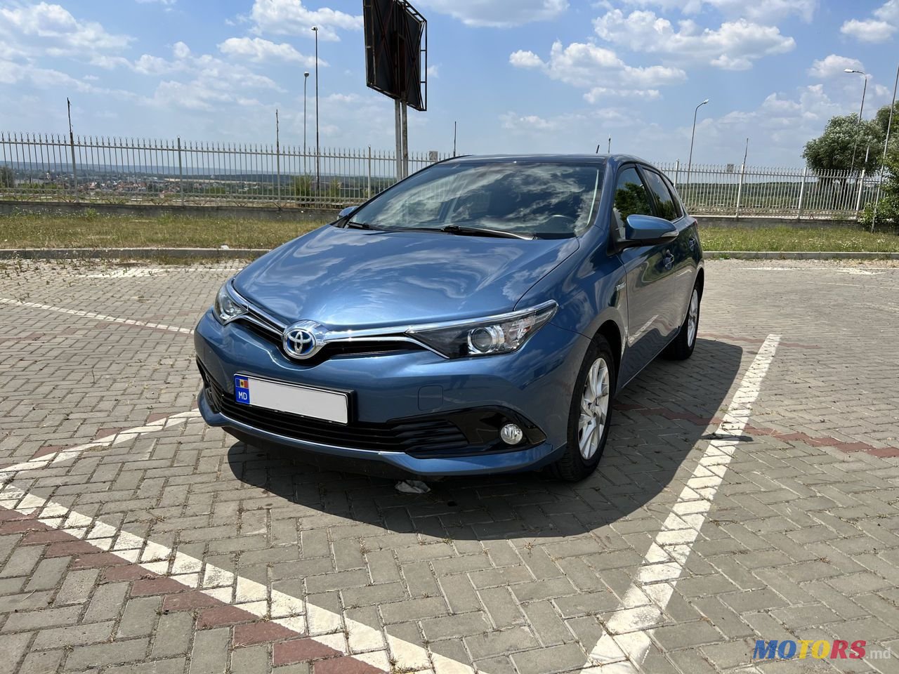 2015' Toyota Auris photo #2