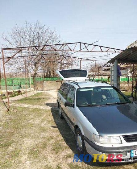 1994' Volkswagen Passat photo #1