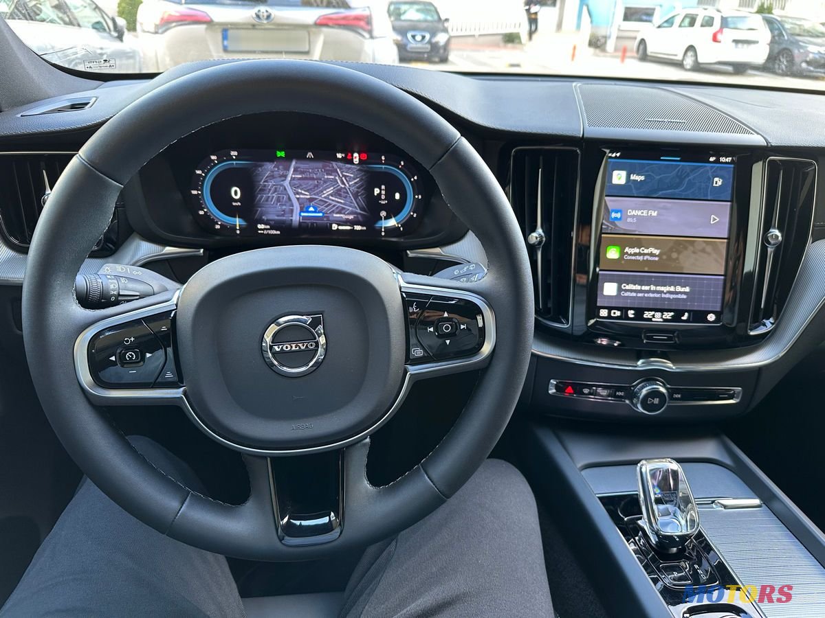 2023' Volvo XC60 photo #6