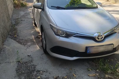 2016' Toyota Auris