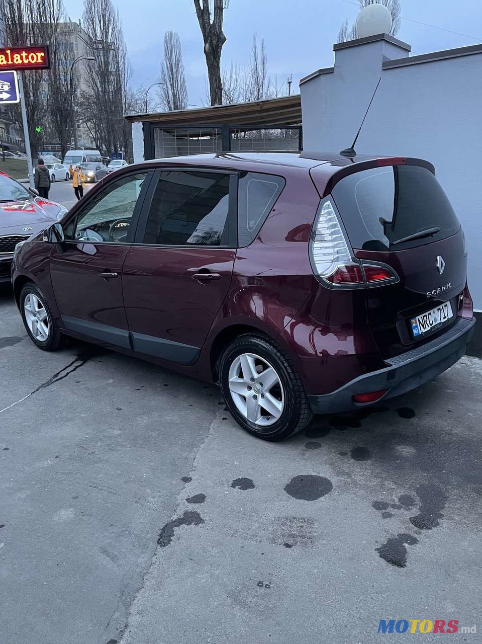 2012' Renault Scenic photo #1