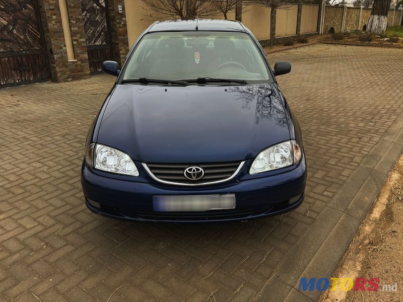 2001' Toyota Avensis photo #5