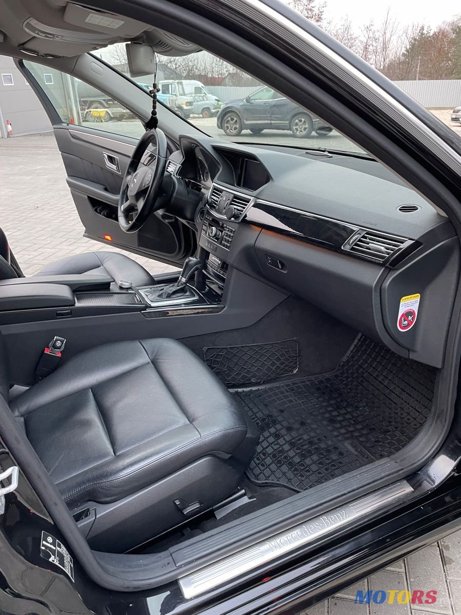 2011' Mercedes-Benz E Класс photo #1