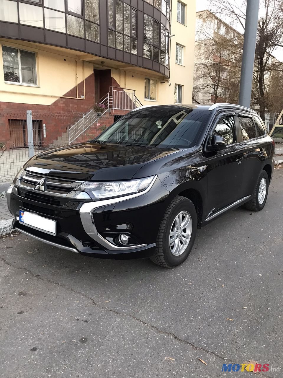 2015' Mitsubishi Outlander photo #1