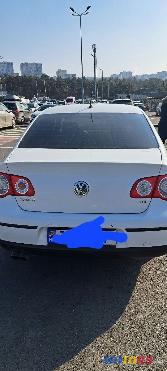 2010' Volkswagen Passat photo #2