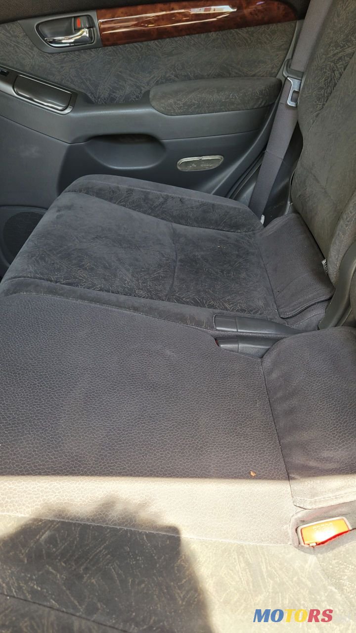 2004' Toyota Land Cruiser Prado photo #4