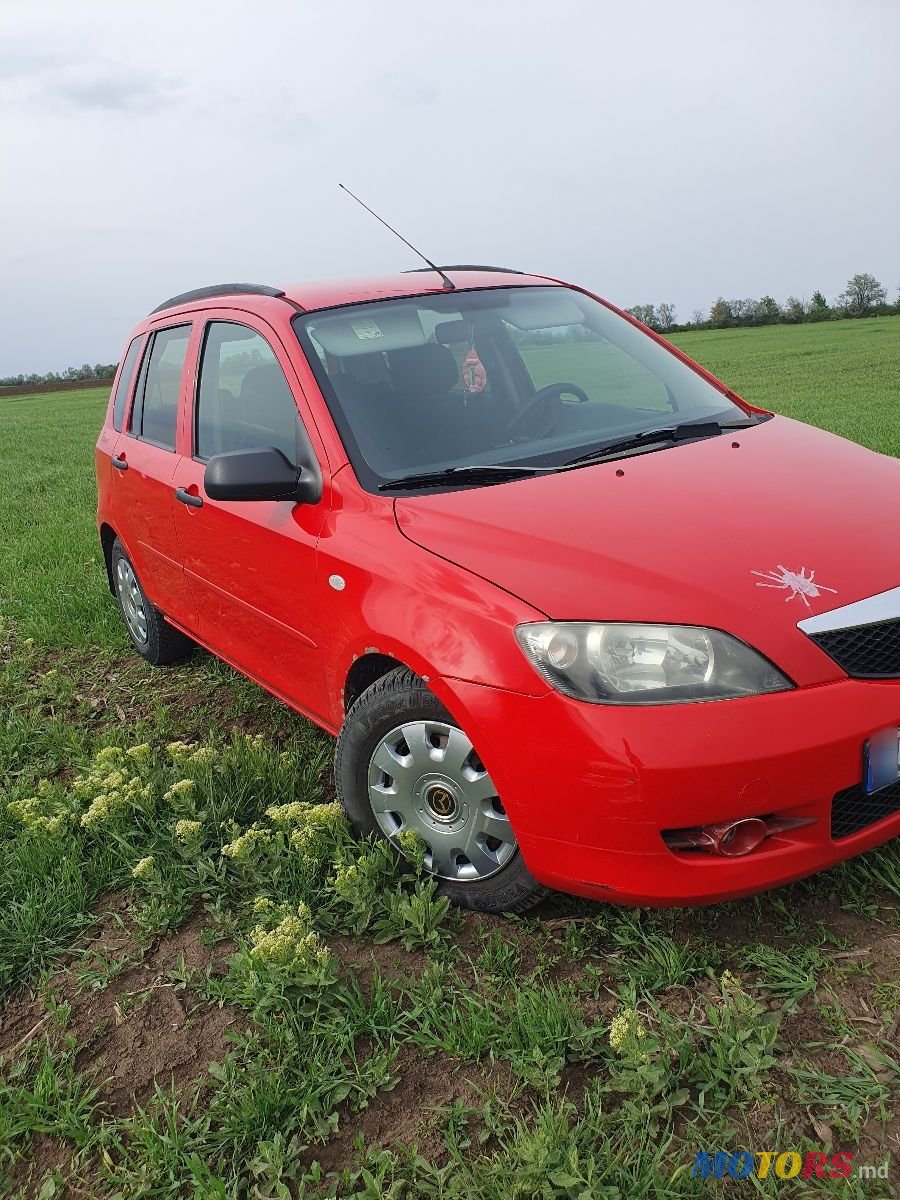2004' Mazda 2 photo #2