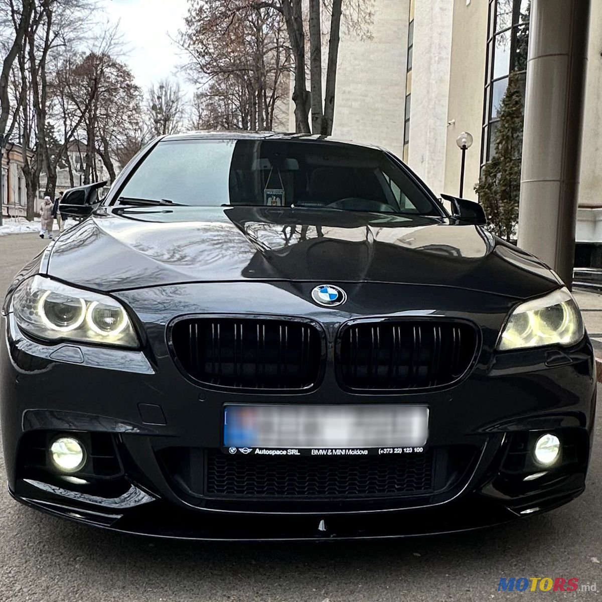 2011' BMW 5 Series photo #5