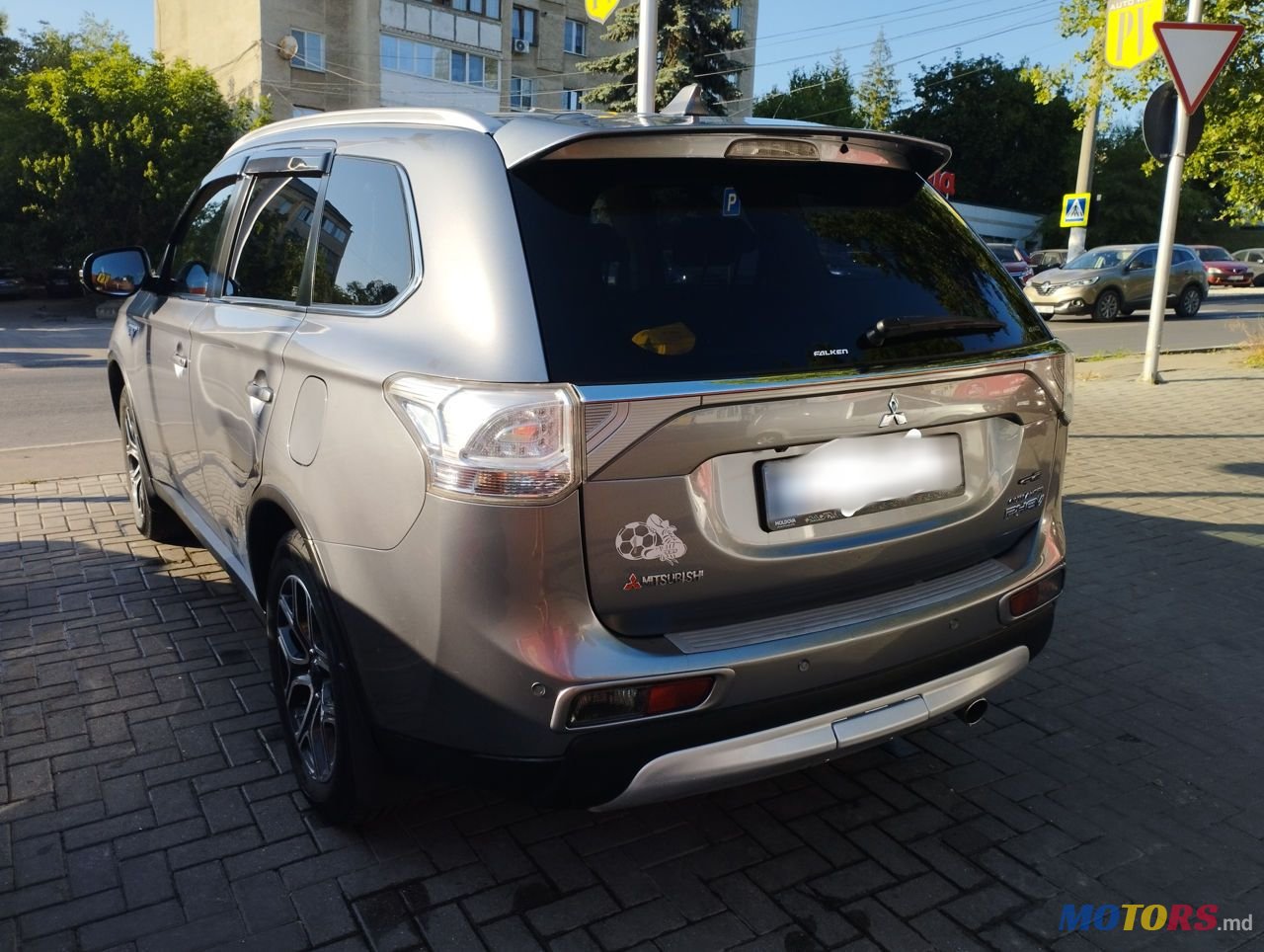 2015' Mitsubishi Outlander photo #5
