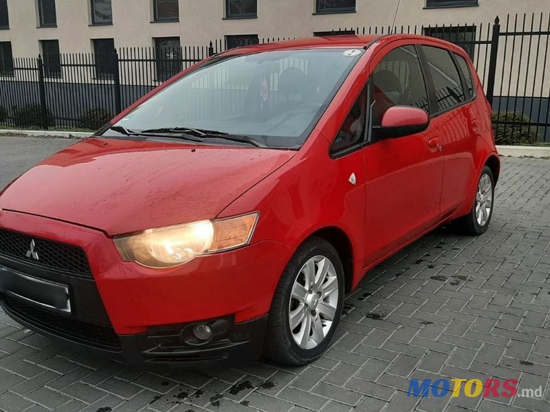 2009' Mitsubishi Colt photo #3