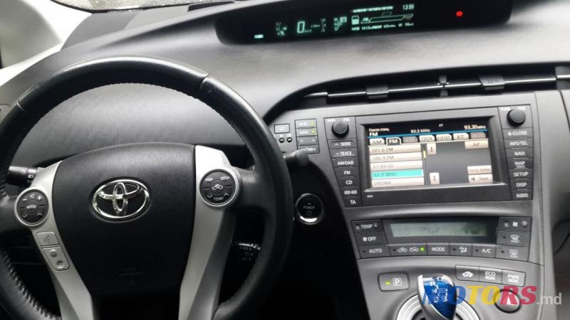 2010' Toyota Prius photo #2