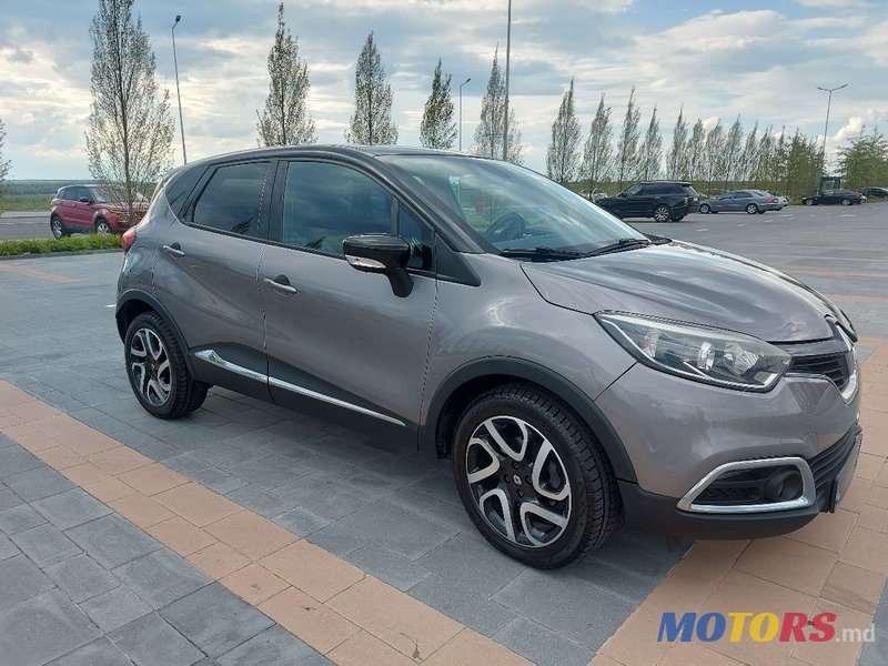 2015' Renault Captur photo #2