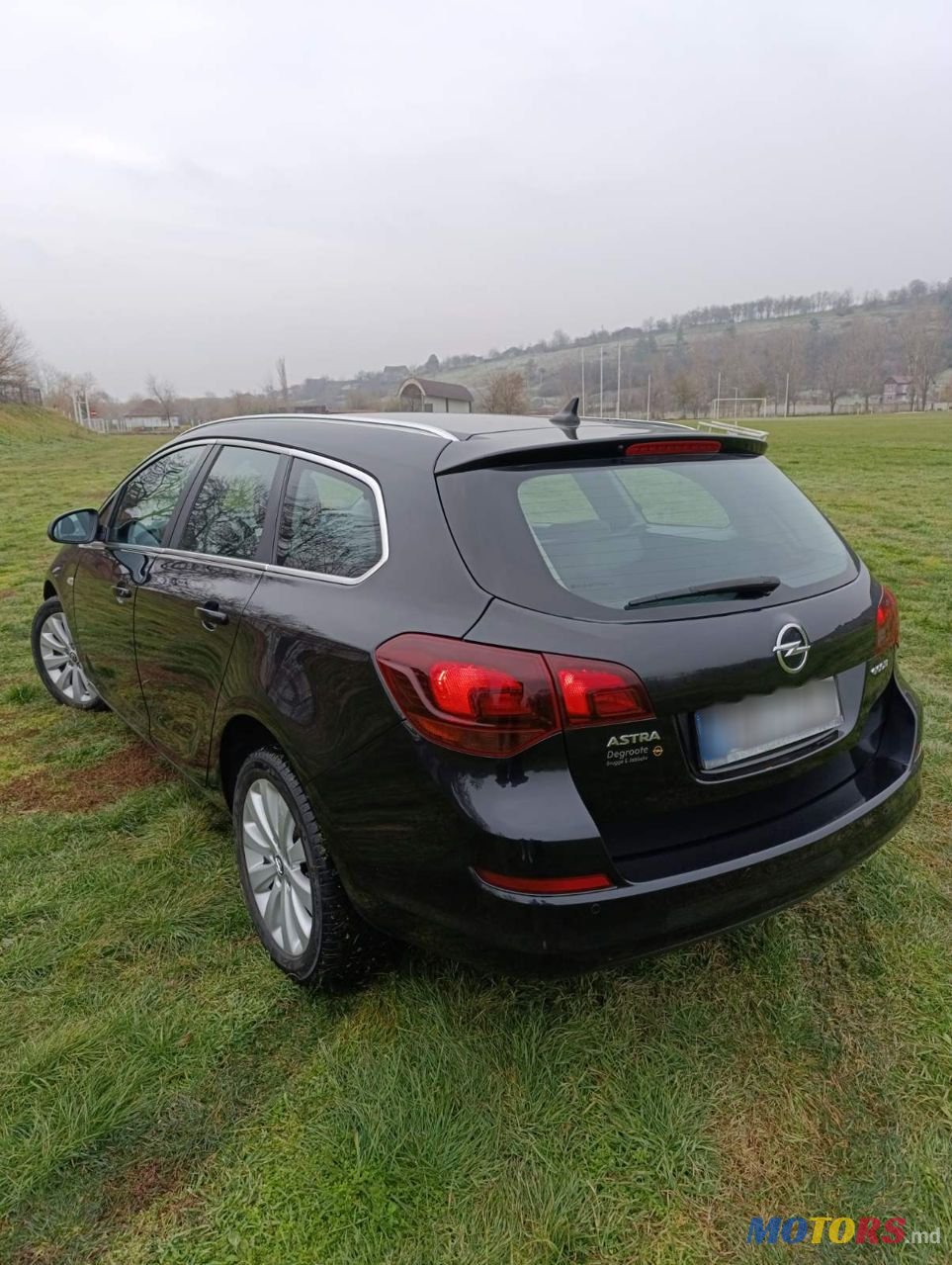 2012' Opel Astra photo #6