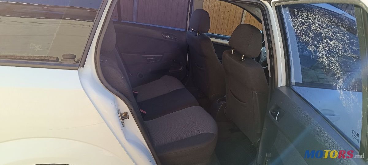 2008' Opel Astra photo #5