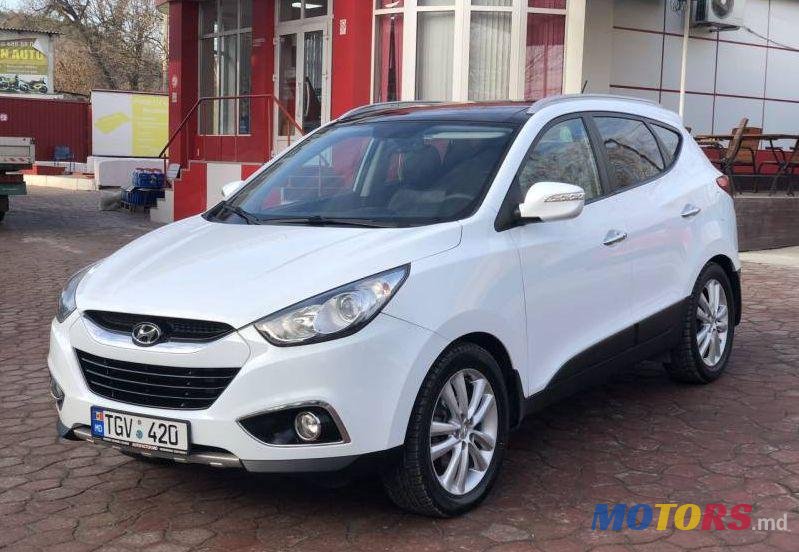 2010' Hyundai Tucson photo #1