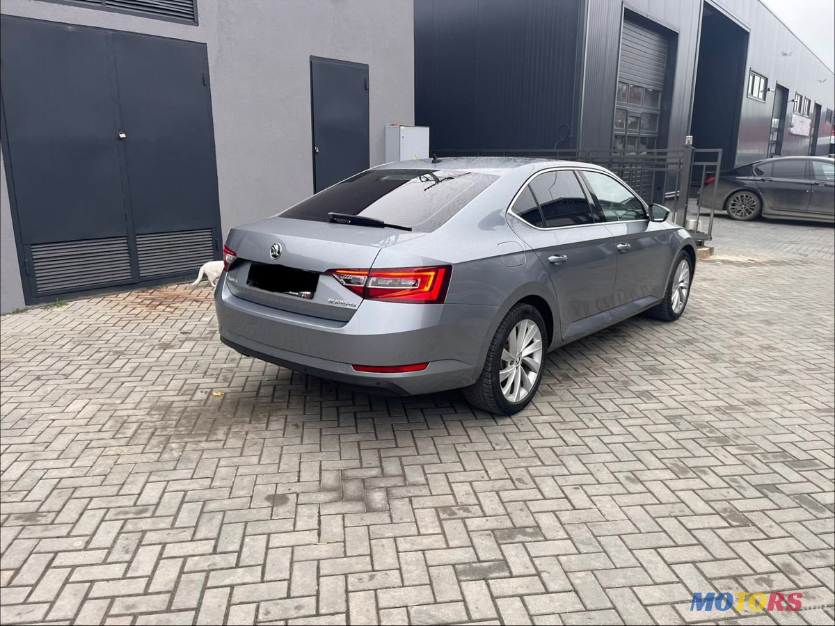 2016' Skoda Superb photo #3