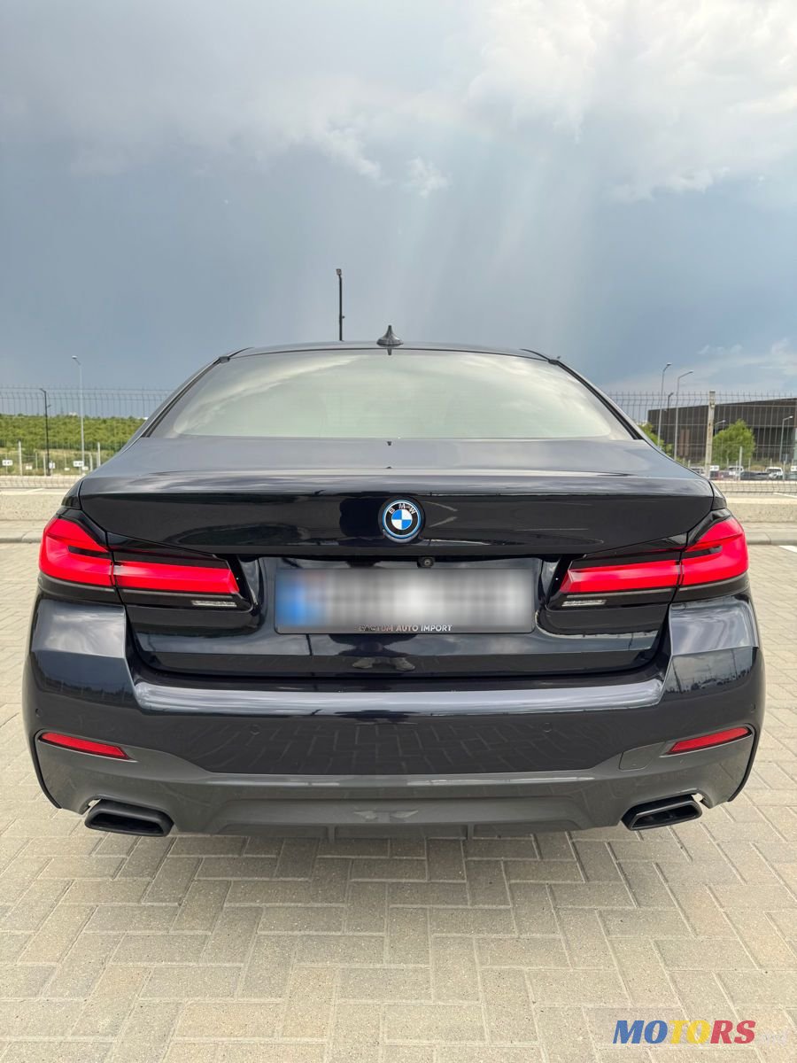 2022' BMW 5 Series photo #5