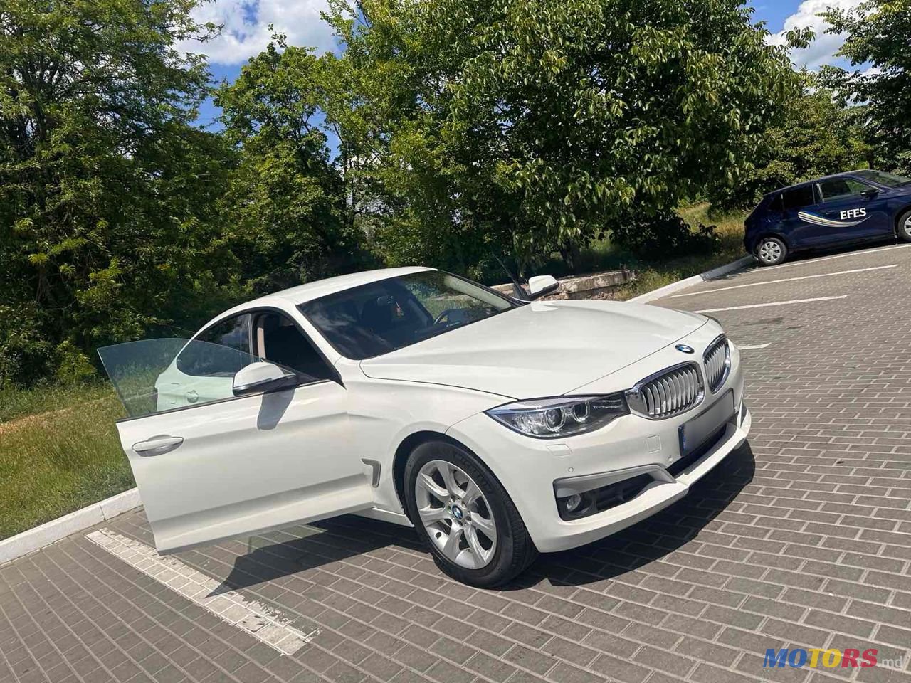 2013' BMW 3 Series Gran Turismo photo #5