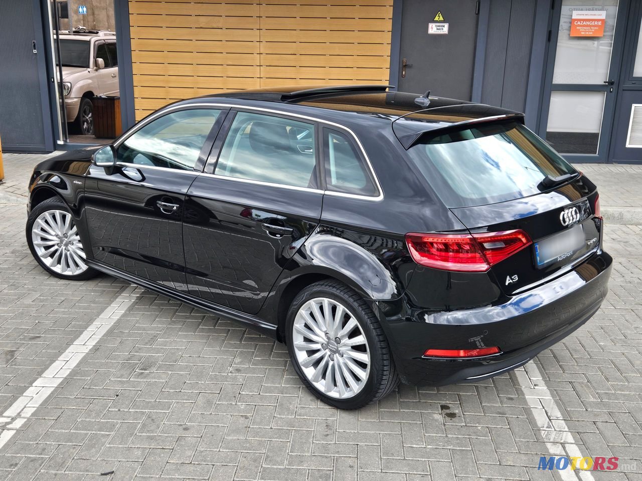 2015' Audi A3 E-Tron photo #2