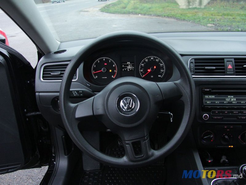 2014' Volkswagen Jetta photo #3