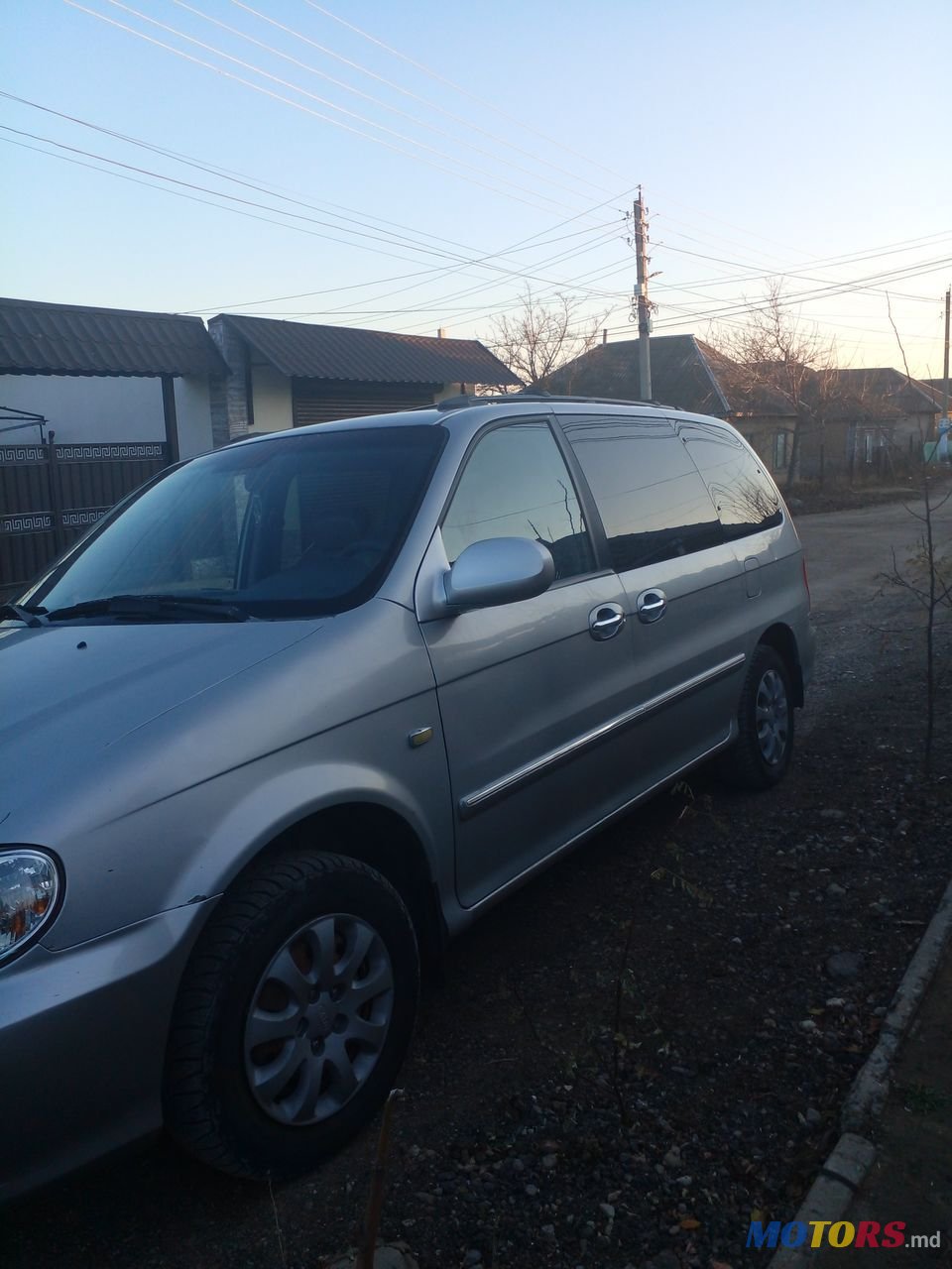 2004' Kia Carnival photo #1