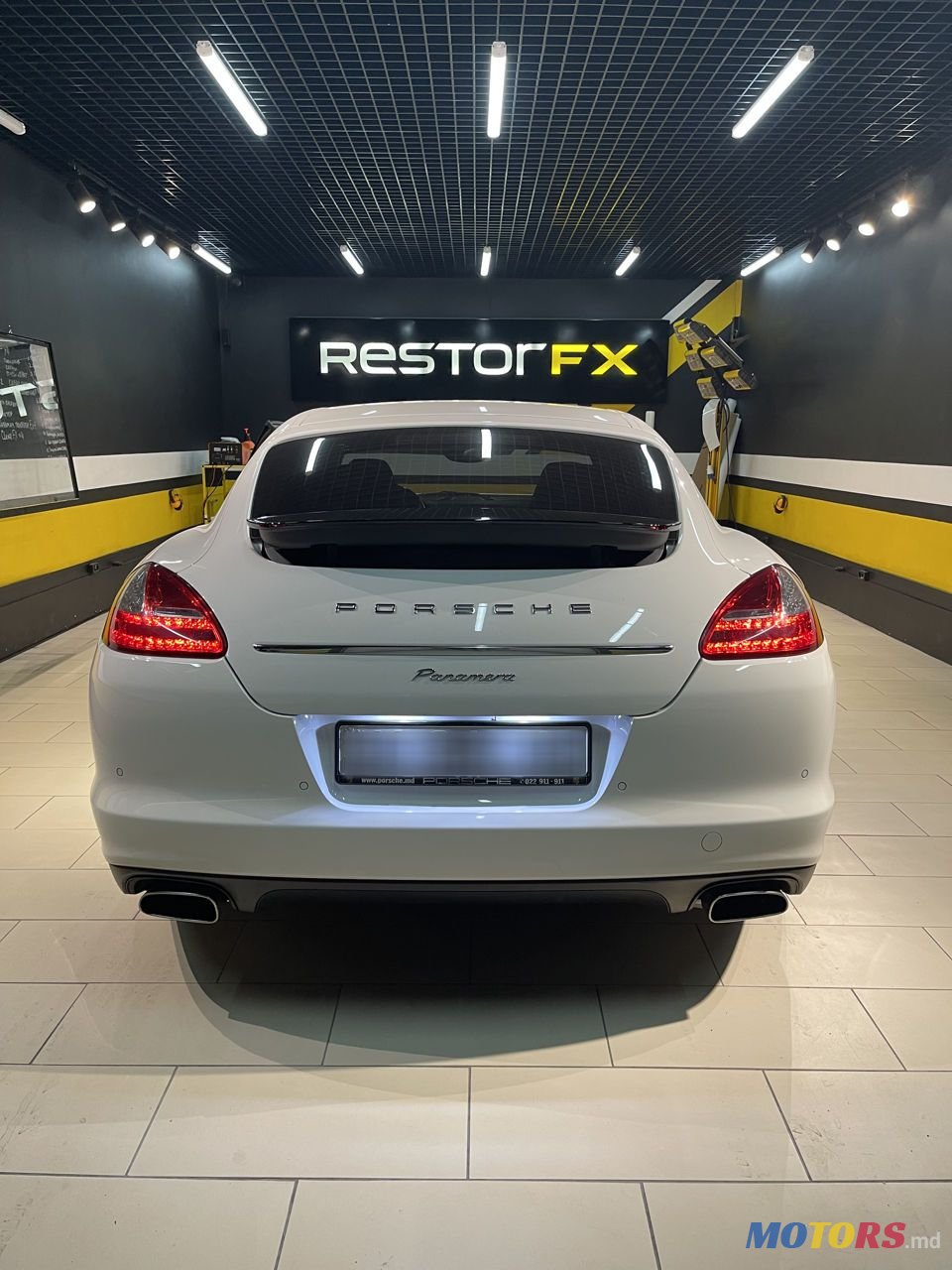 2011' Porsche Panamera photo #4