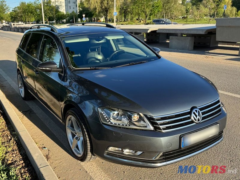 2012' Volkswagen Passat photo #2