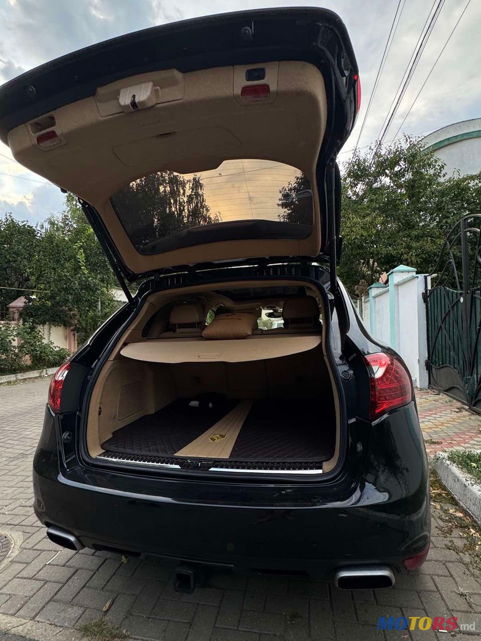 2012' Porsche Cayenne photo #5