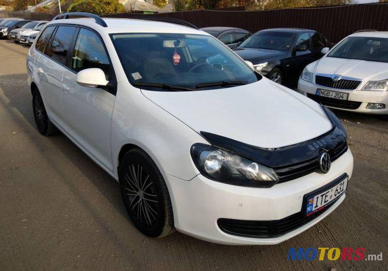 2011' Volkswagen Golf photo #2