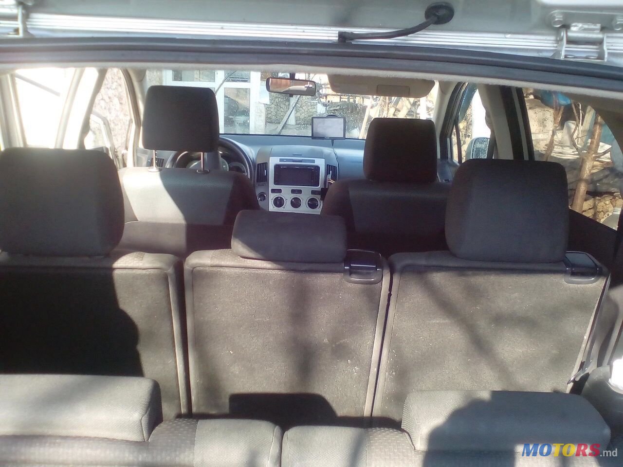 2004' Toyota Corolla Verso photo #5