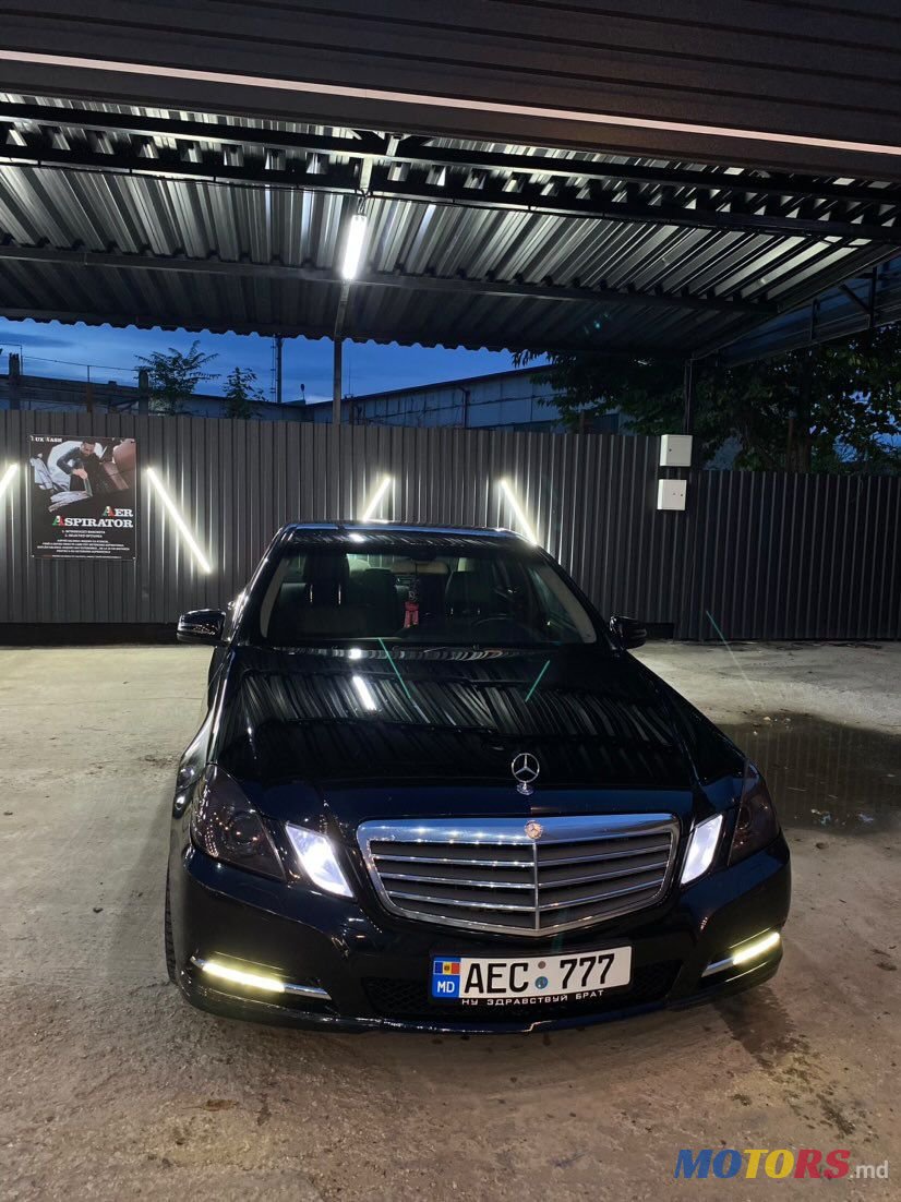 2011' Mercedes-Benz E Класс photo #1