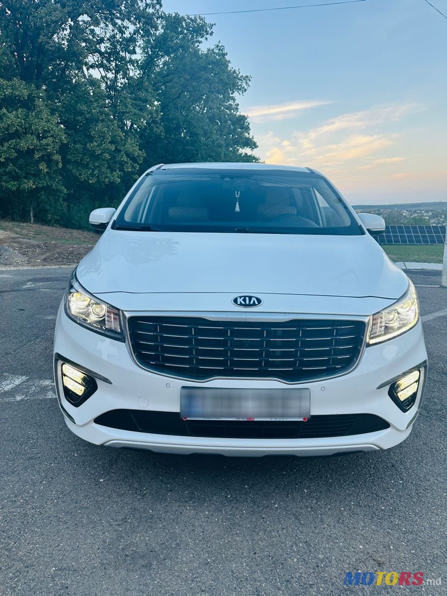 2018' Kia Carnival photo #3