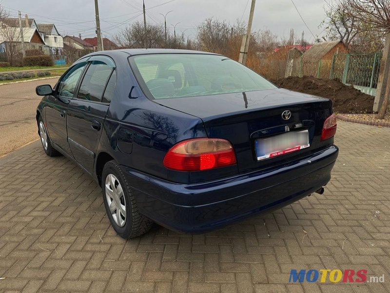 2001' Toyota Avensis photo #6