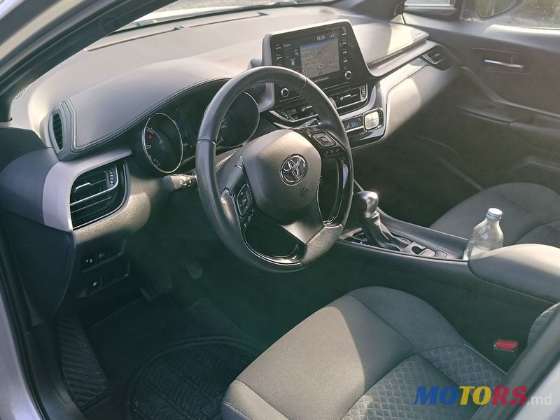 2021' Toyota C-HR photo #6