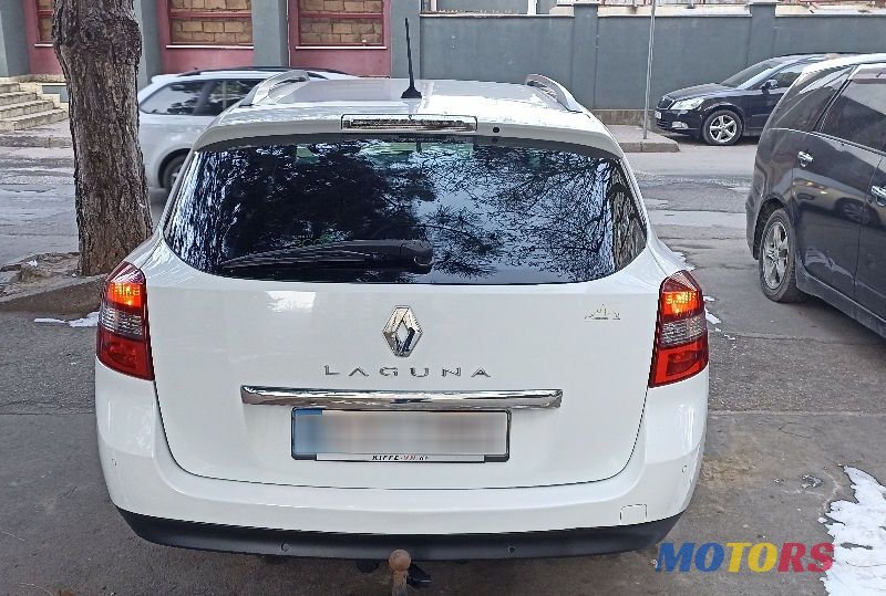 2012' Renault Laguna photo #2
