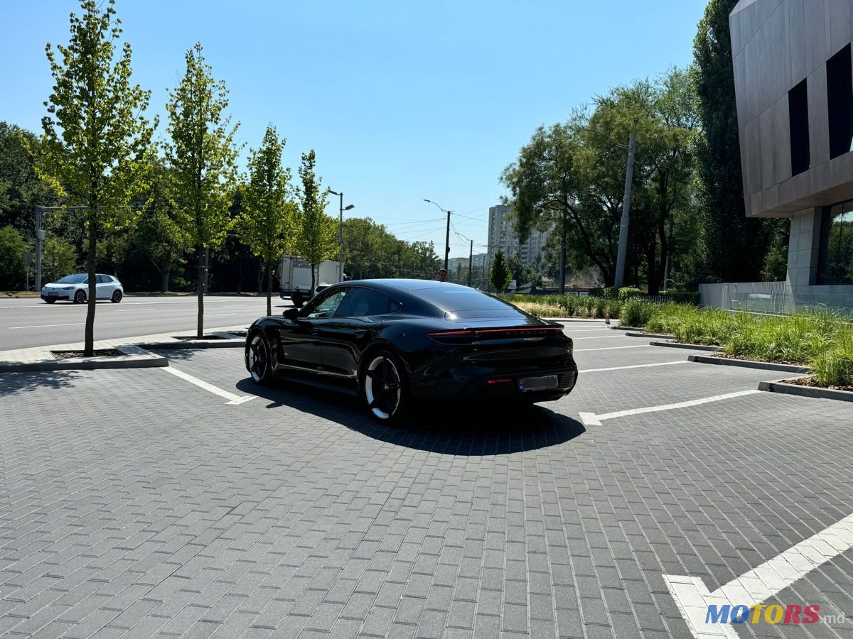 2020' Porsche Taycan photo #3