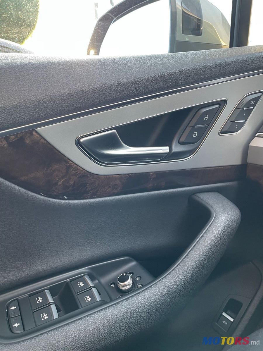 2018' Audi Q7 photo #3