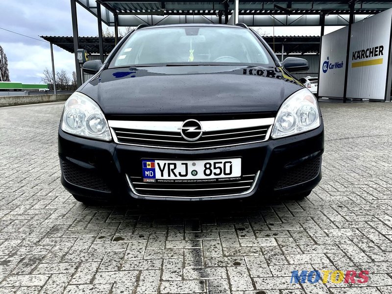 2008' Opel Astra photo #1