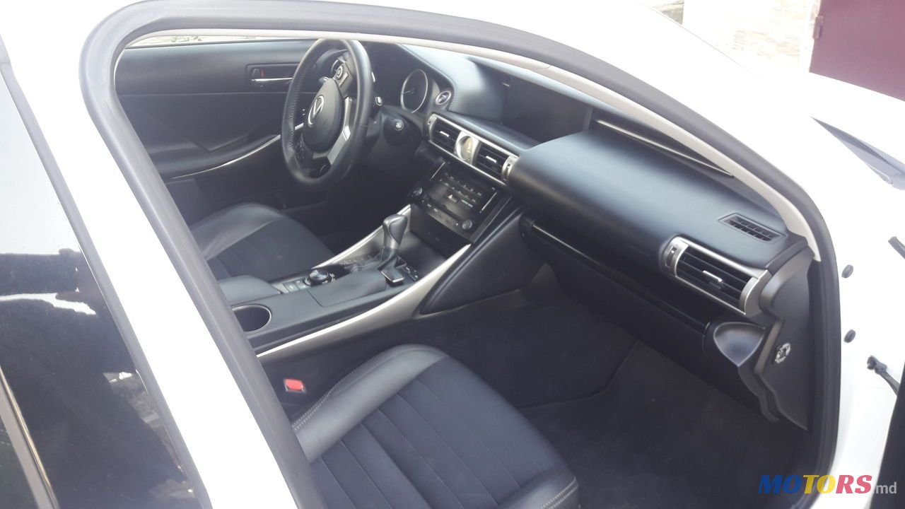 2013' Lexus Is Series photo #4