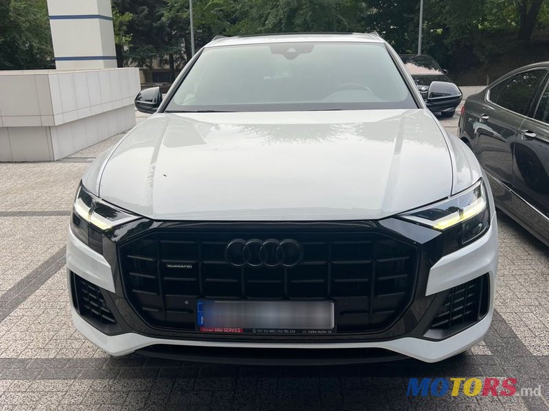 2019' Audi Q8 photo #5