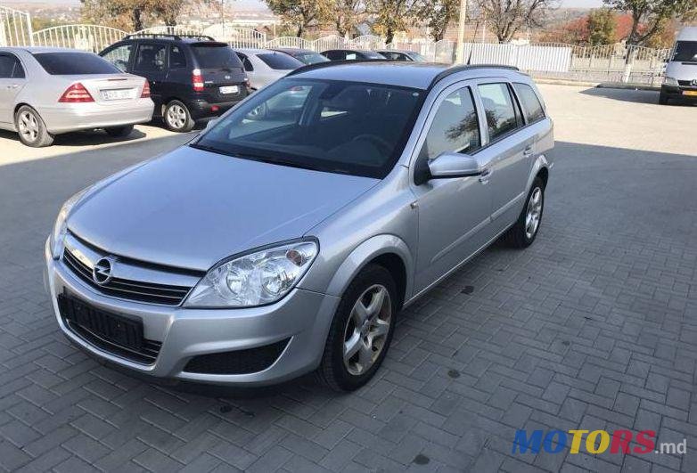 2008' Opel Astra photo #1