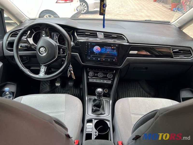 2016' Volkswagen Touran photo #4