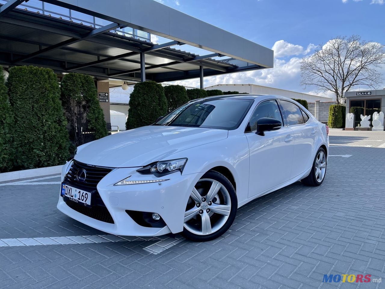 2015' Lexus Is Series photo #1