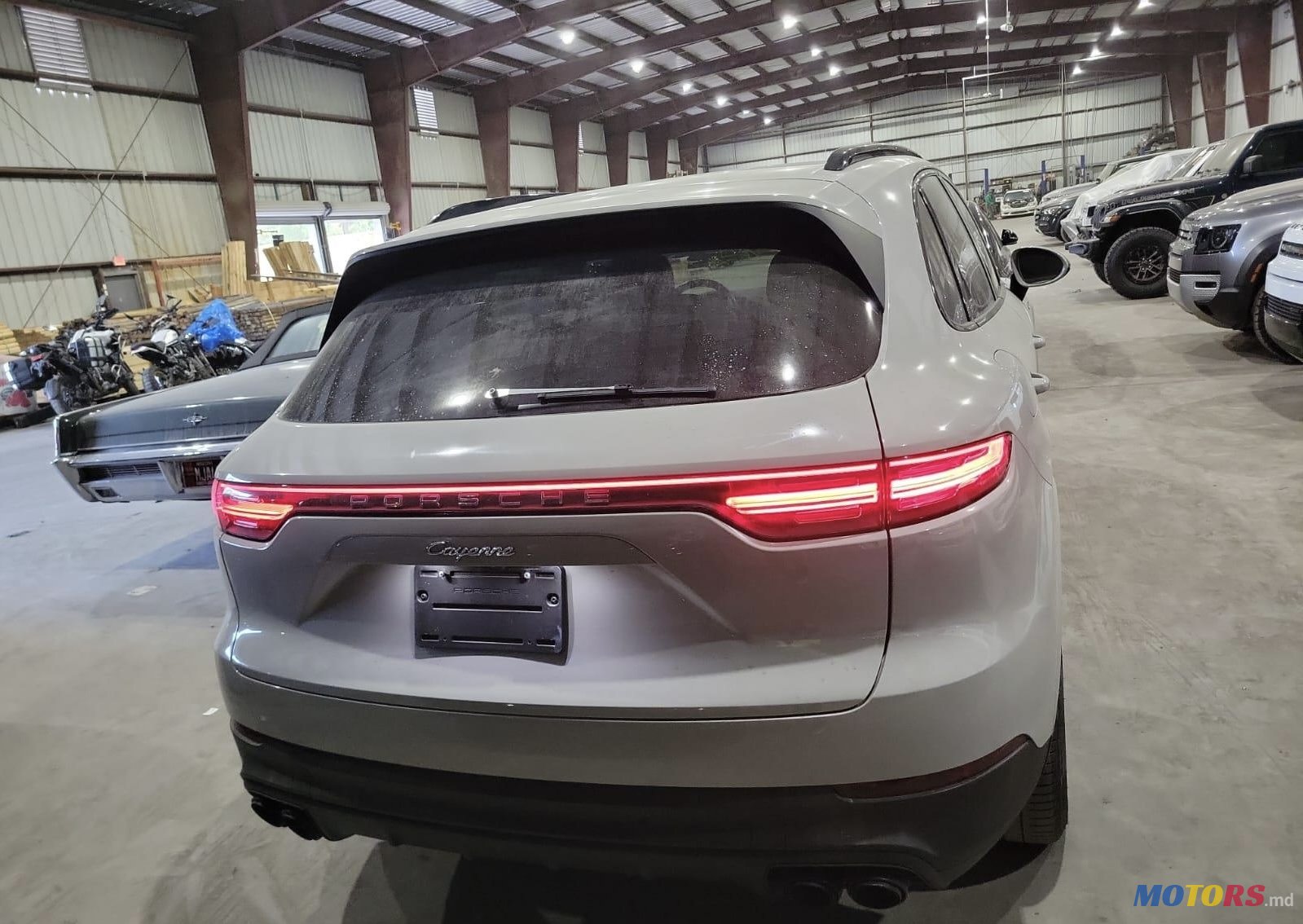 2020' Porsche Cayenne Ehybrid photo #3