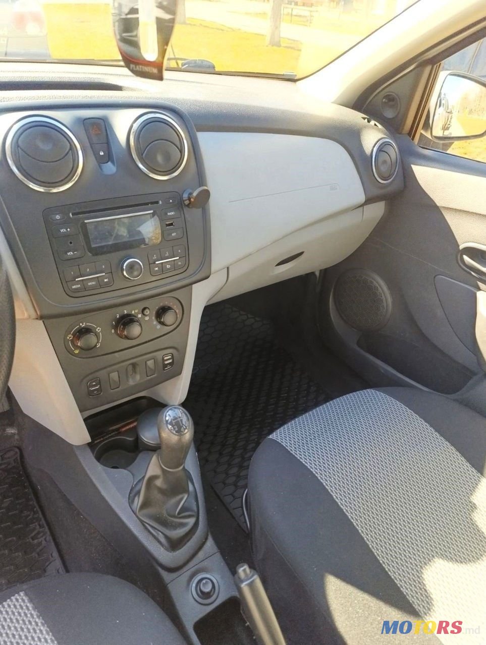 2014' Dacia Logan photo #3