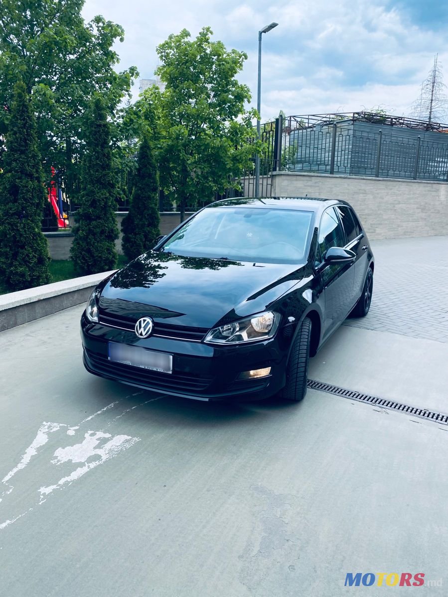 2017' Volkswagen Golf photo #3
