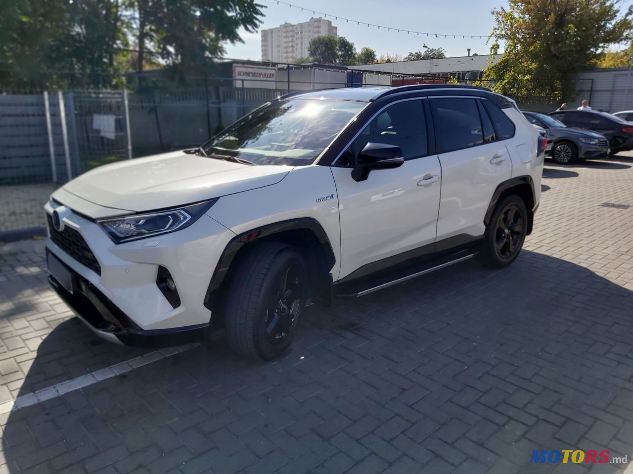 2020' Toyota RAV4 photo #3